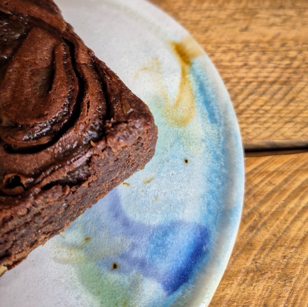 Gillybean Pottery - Hidden Bays Cake Plate