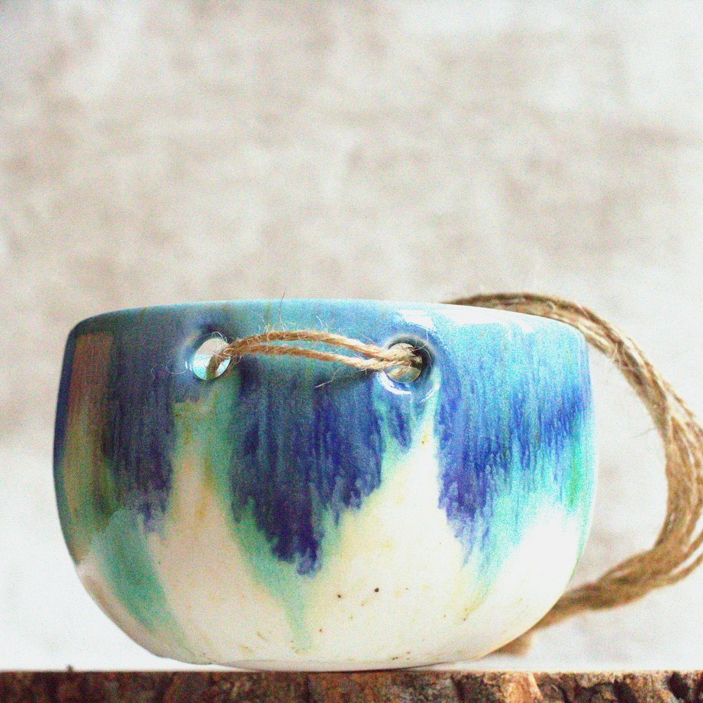 Gillybean Pottery - Hidden Bays Hanging Planter
