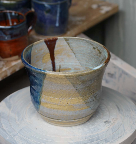Barrow Arts - Yellow plant pot
