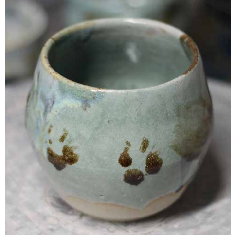 Barrow Arts -Medium Off-white brown splatter cup (no handle) AC1